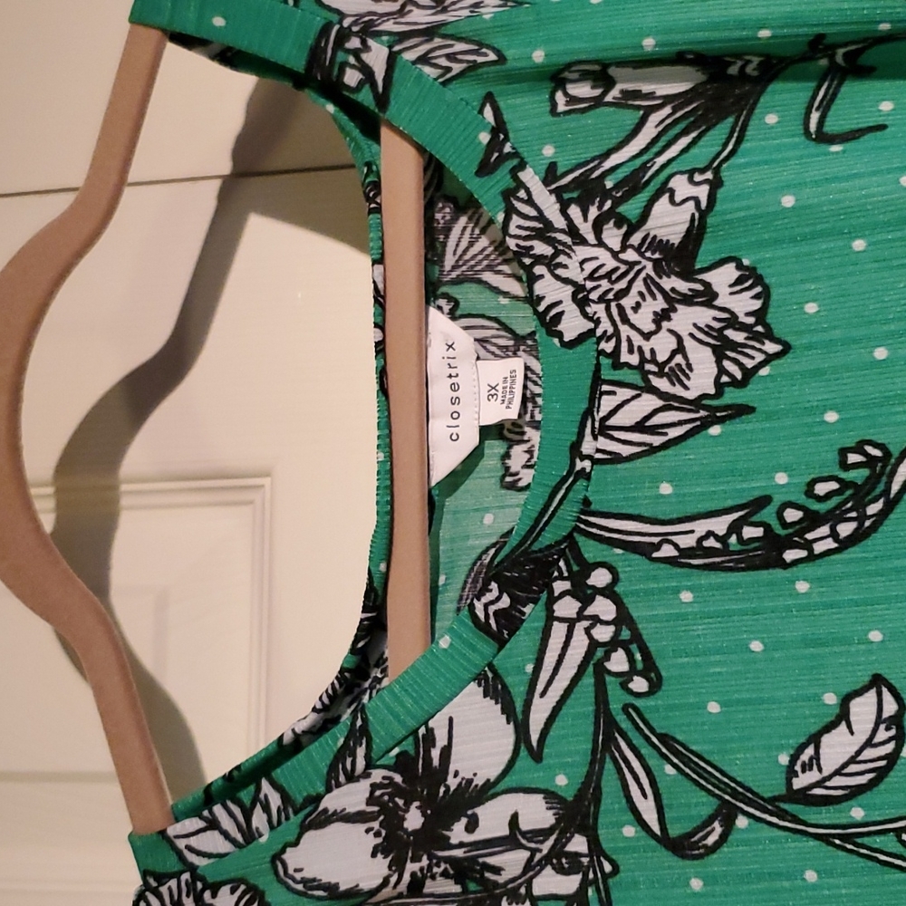 Closetrix floral polka dot blouse - Size3x - Picture 3 of 8